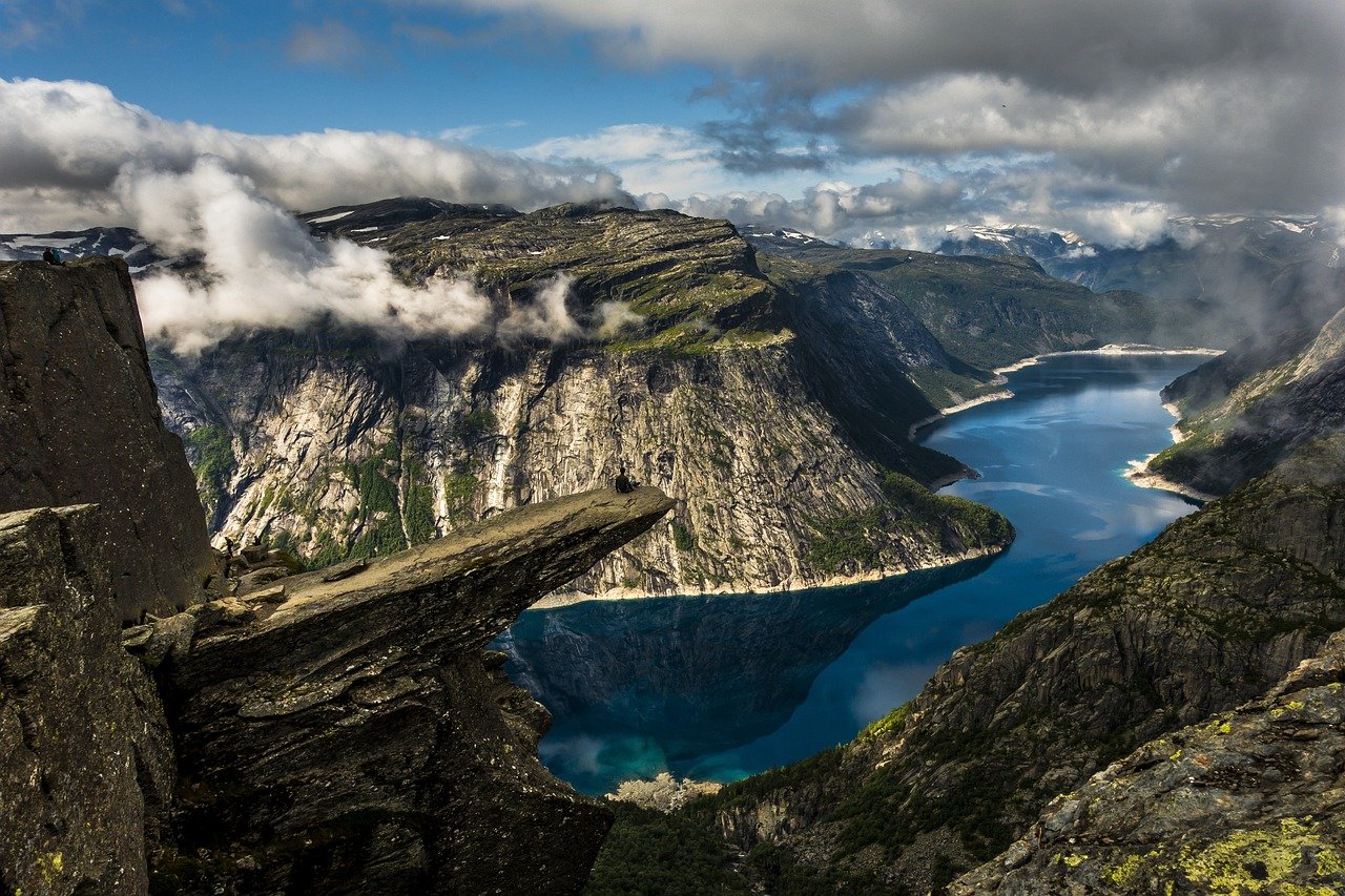 water, trolltunga, ringedalsvannet-6579313.jpg