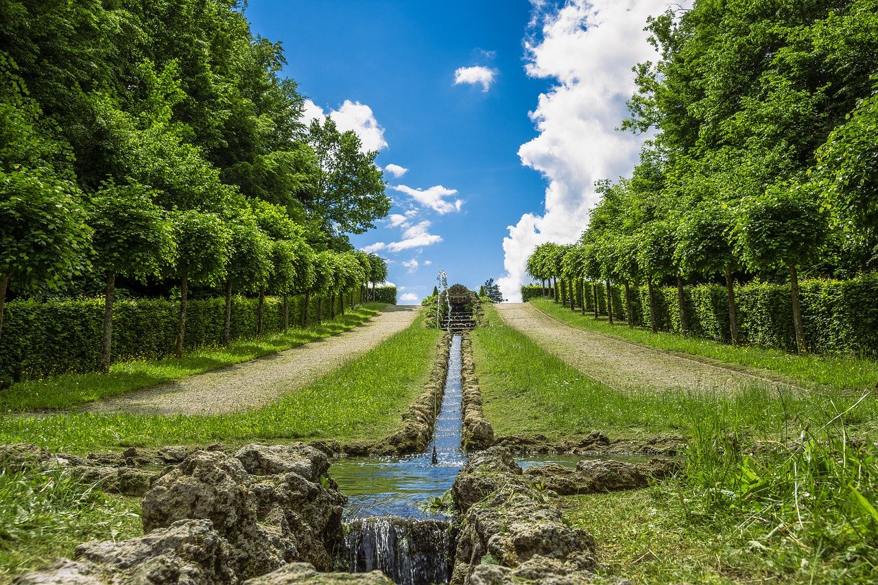 hedge, stones, park-7234019.jpg