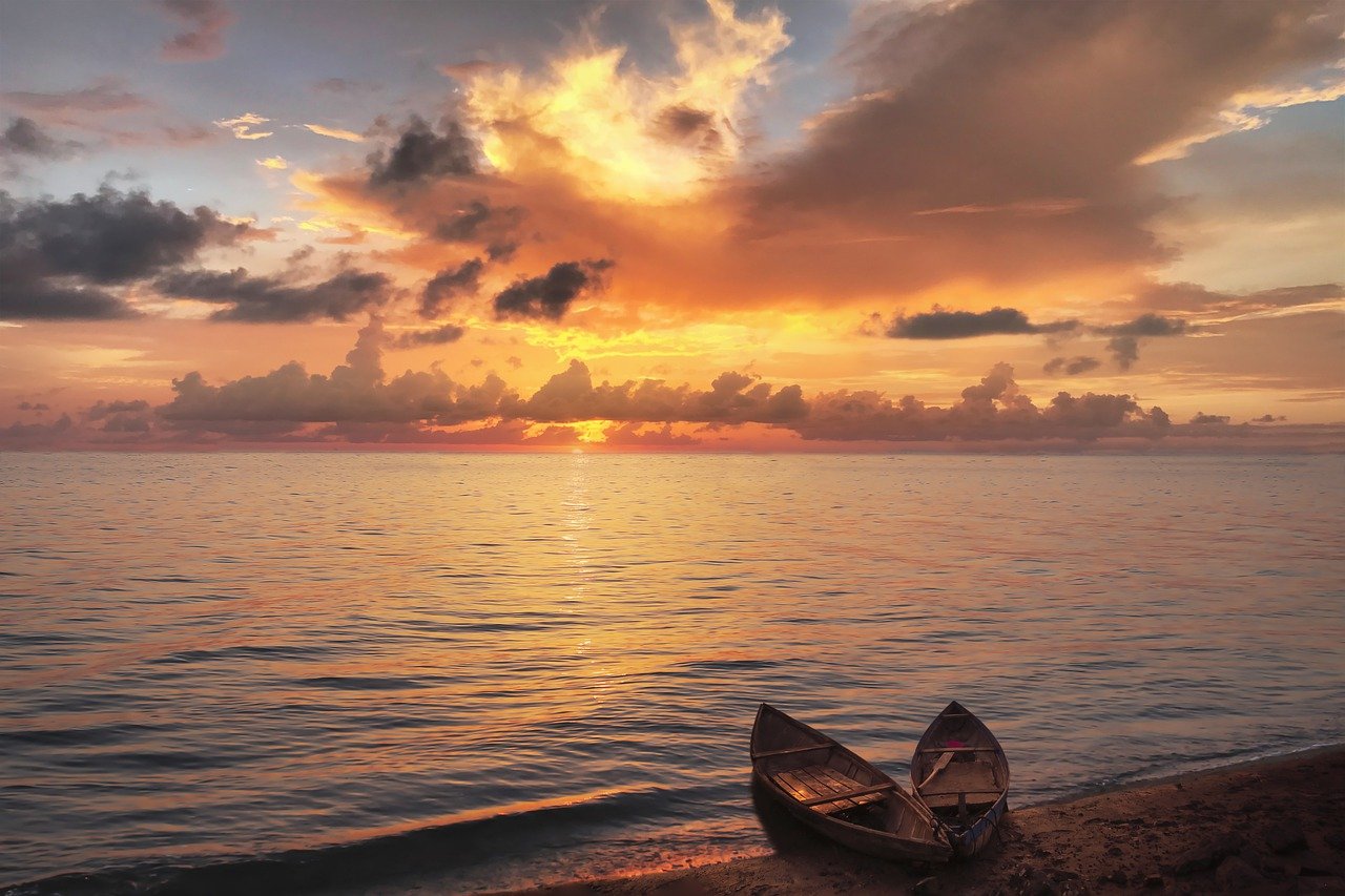 lake, sunset, boats-7377942.jpg