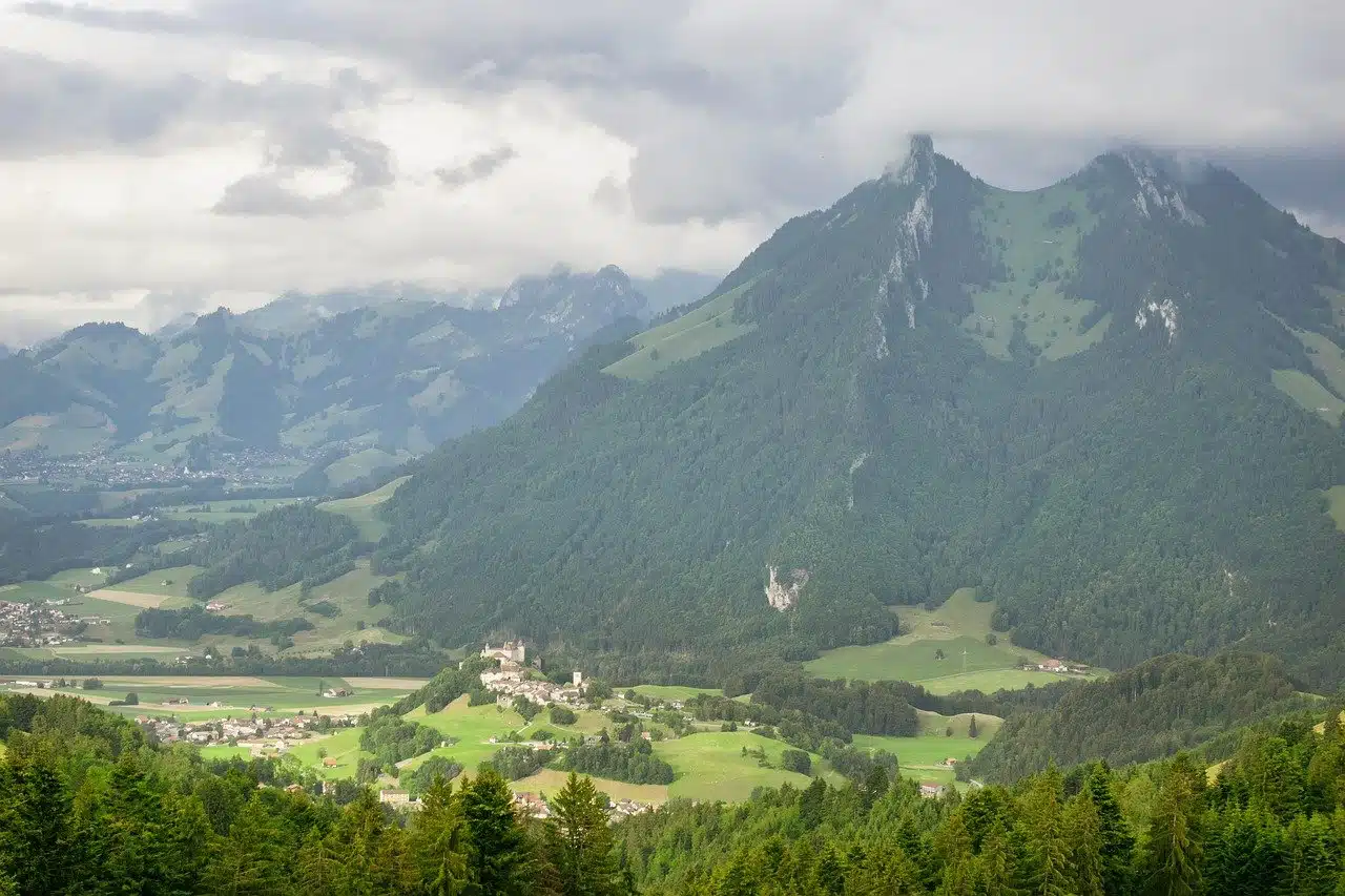 mountain, valley, landscape-8110139.jpg