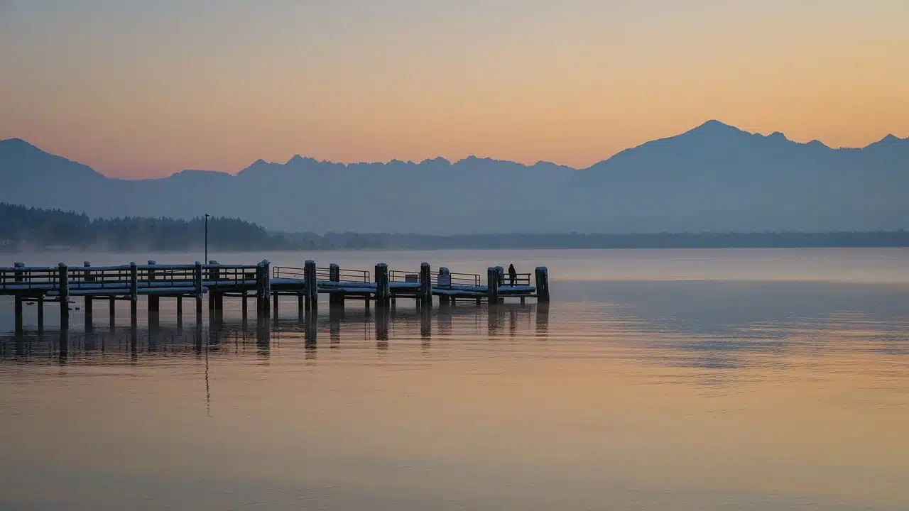 dock, lake, pier-8437423.jpg